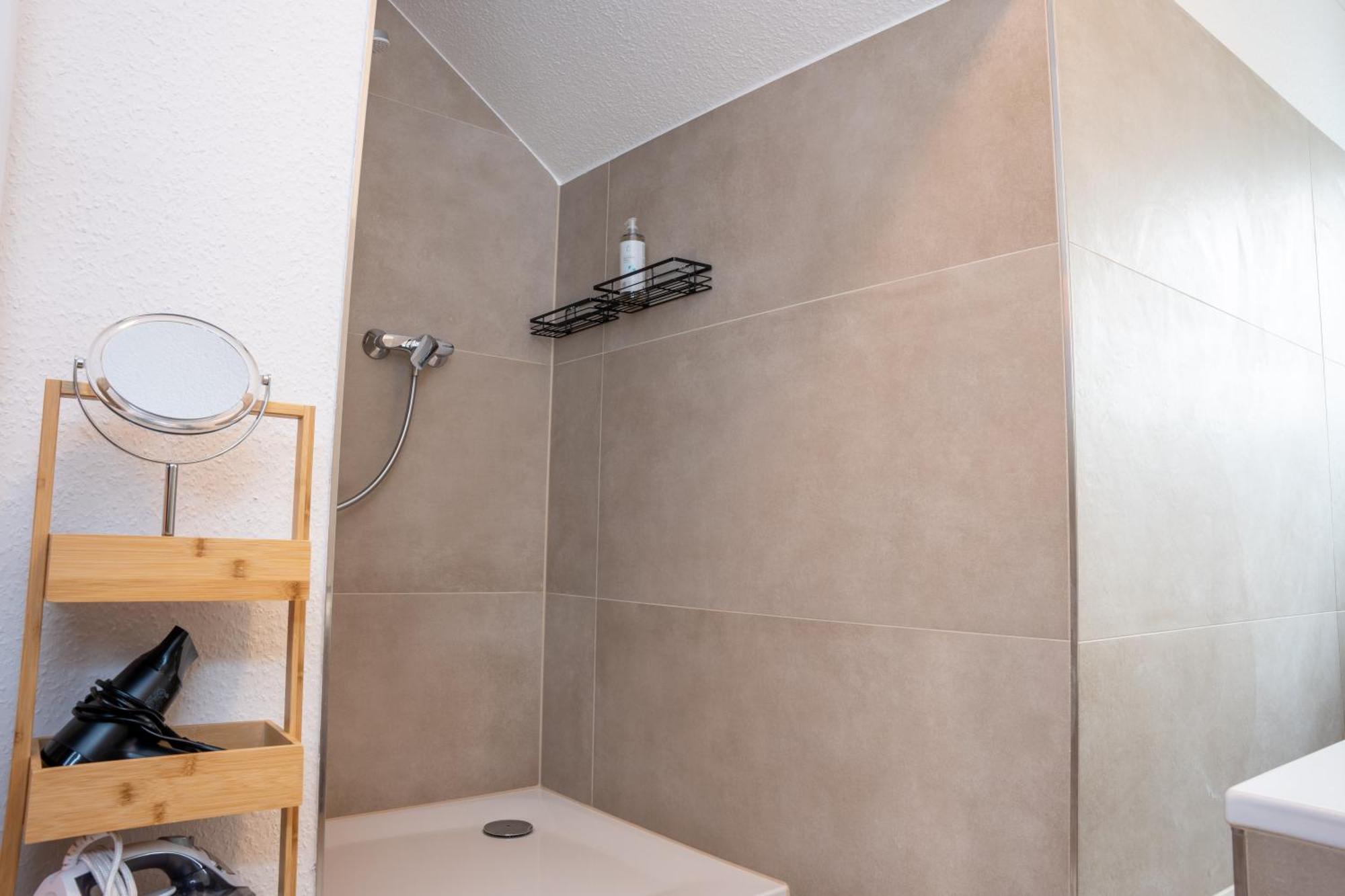 Schlossberg Residences - Design City-Apartment Im Herzen Der Weinstrasse Neustadt an der Weinstraße Buitenkant foto