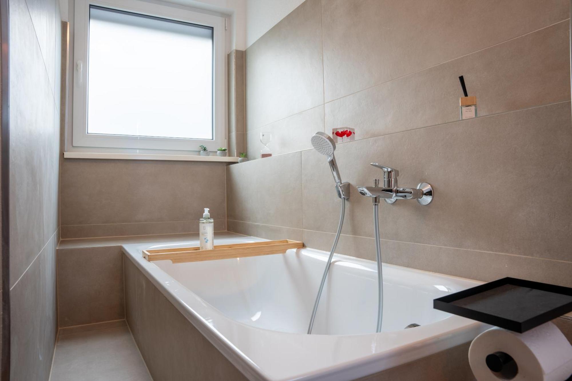 Schlossberg Residences - Design City-Apartment Im Herzen Der Weinstrasse Neustadt an der Weinstraße Buitenkant foto